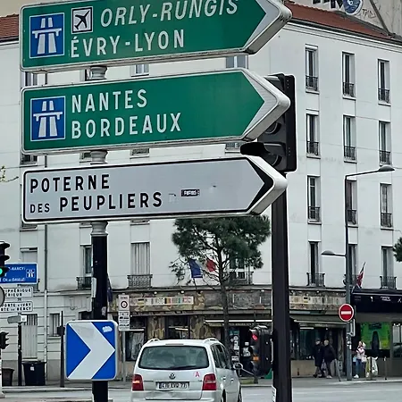 2 Pieces, Paris Porte D'italie Metro Lignes 7 Et 14, Tramway Ligne T3a Le Kremlin-Bicetre