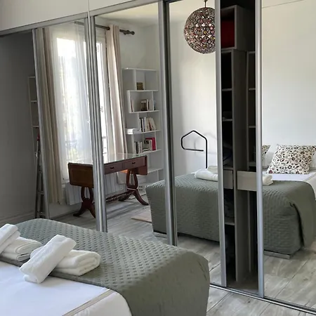 2 Pieces, Paris Porte D'italie Metro Lignes 7 Et 14, Tramway Ligne T3a